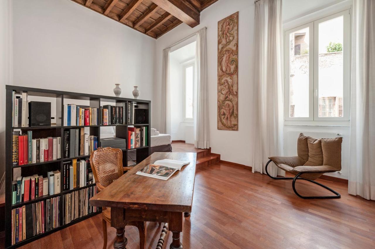 Ancient Palace In Downtown Rome Bagian luar foto