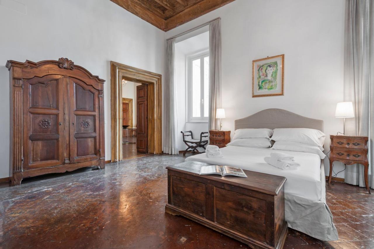 Ancient Palace In Downtown Rome Bagian luar foto