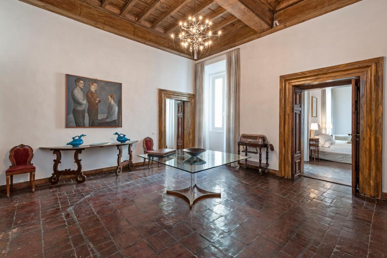 Ancient Palace In Downtown Rome Bagian luar foto